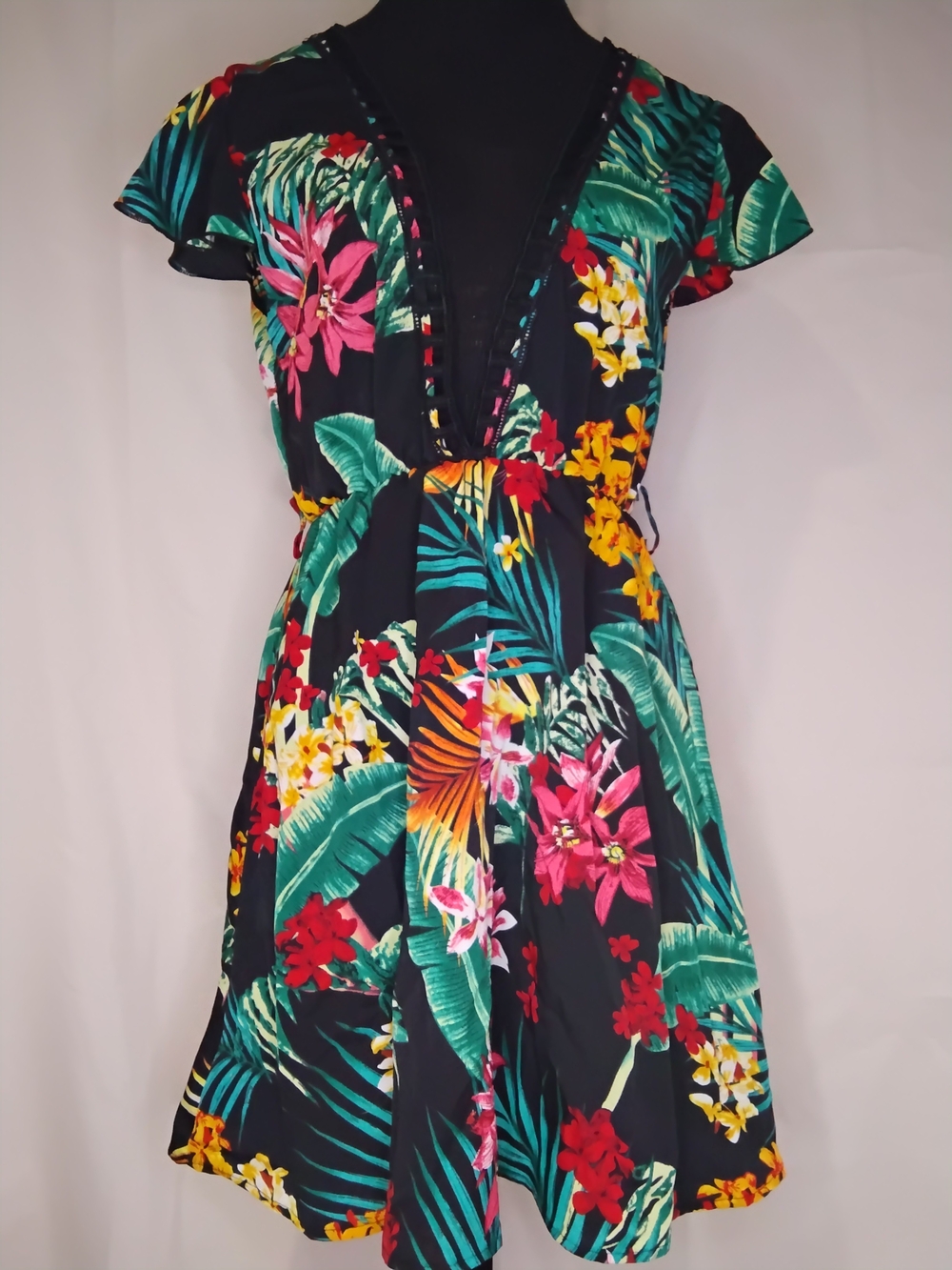 SHEIN Black Tropical Floral V-Neck Midi Dress with Green, Pink & Yellow Accents
